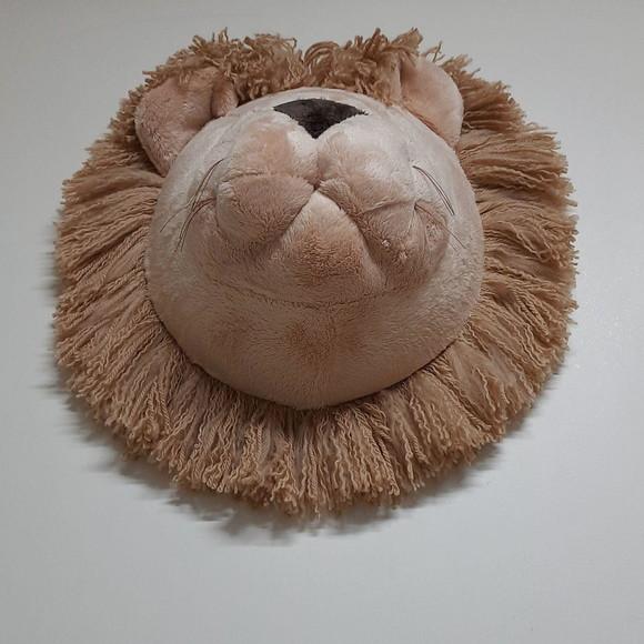 Falsa Taxidermia em Pelúcia Leão