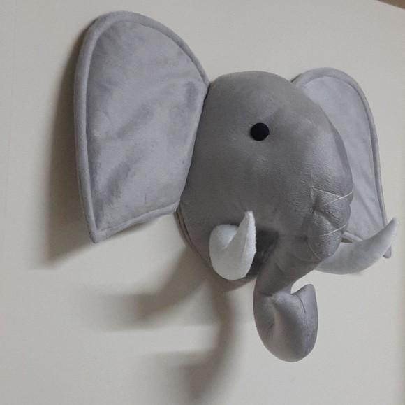 Falsa Taxidermia em Pelúcia Elefante