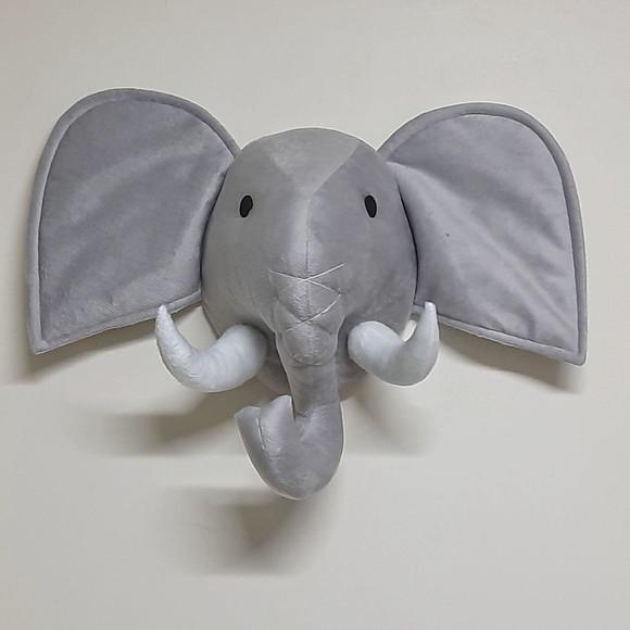 Falsa Taxidermia em Pelúcia Elefante