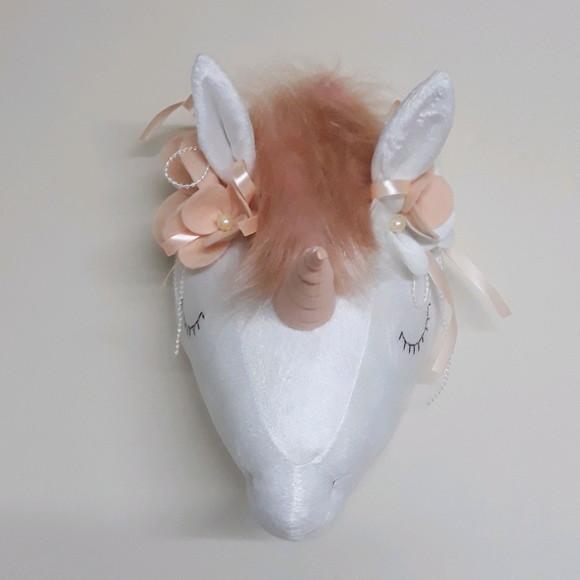 Falsa Taxidermia em Pelúcia Unicórnio