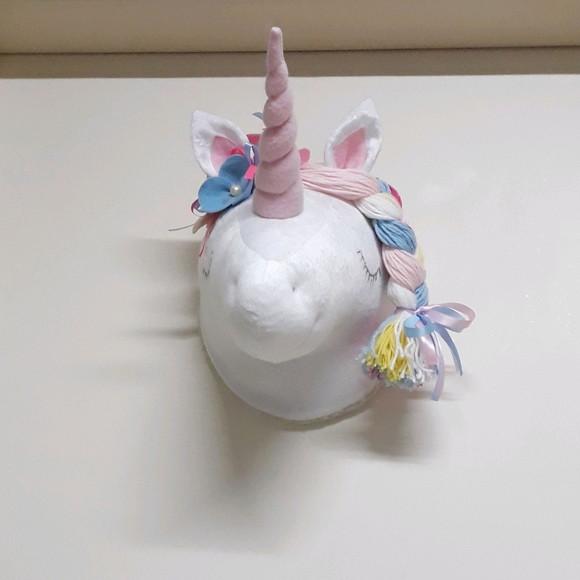 Falsa Taxidermia em Pelúcia Unicórnio