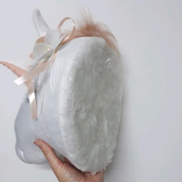 Falsa Taxidermia em Pelúcia Unicórnio