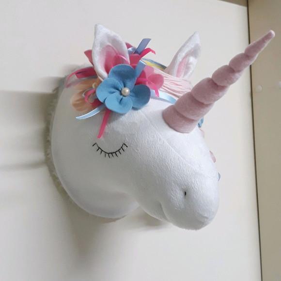 Falsa Taxidermia em Pelúcia Unicórnio