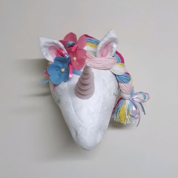 Falsa Taxidermia em Pelúcia Unicórnio