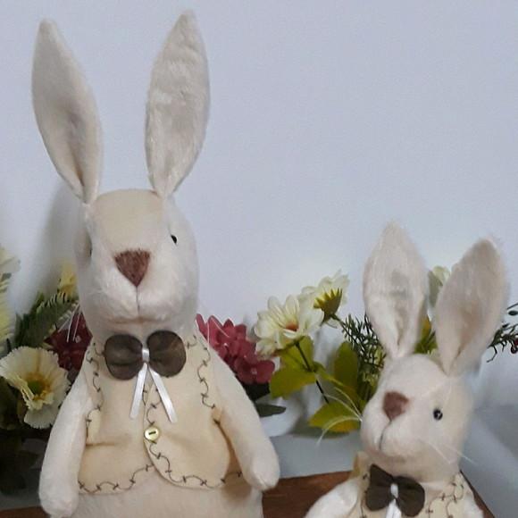 Família de Coelhos em Pelúcia