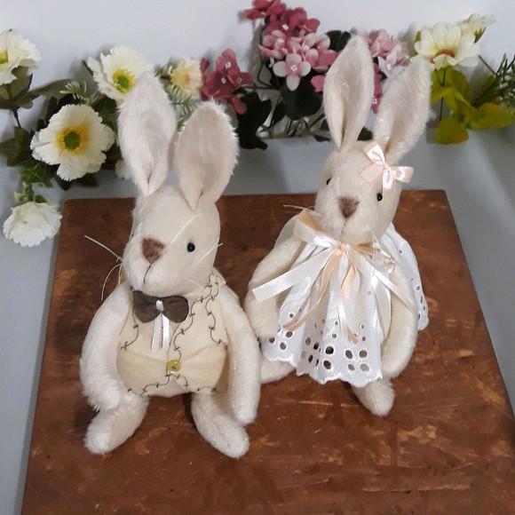 Família de Coelhos em Pelúcia
