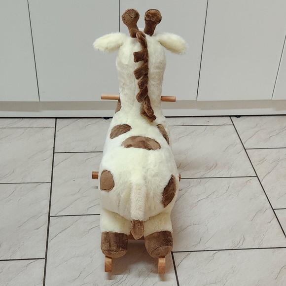 Girafa em Pelúcia e Madeira