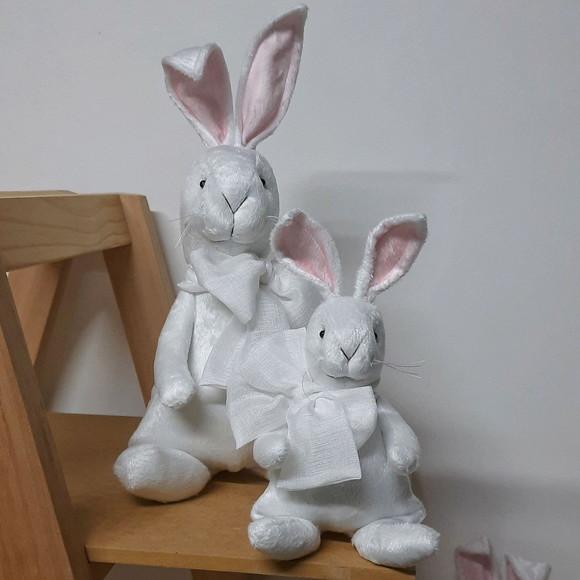 Kit Coelhos em Pelúcia para Decorar