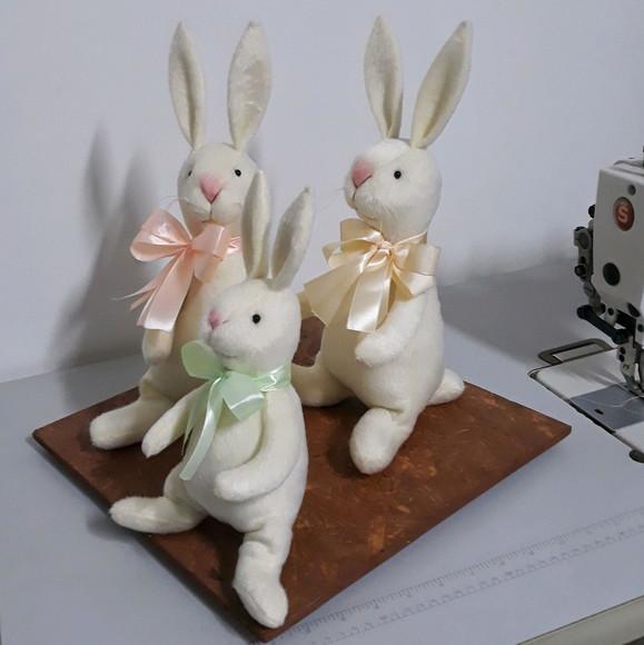 Trio De Coelhos Para Decoração