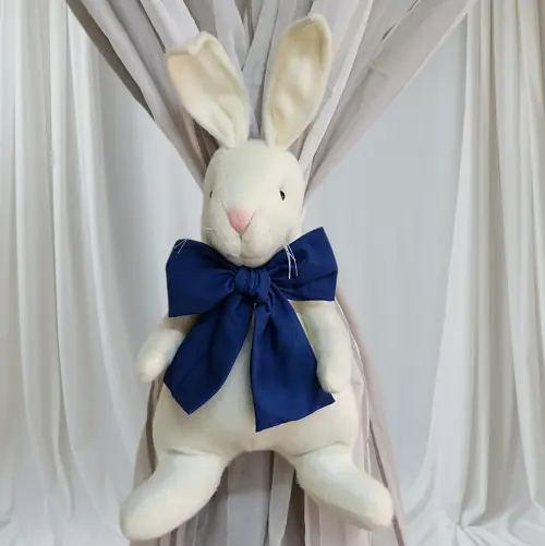 Coelho prendedor de cortina