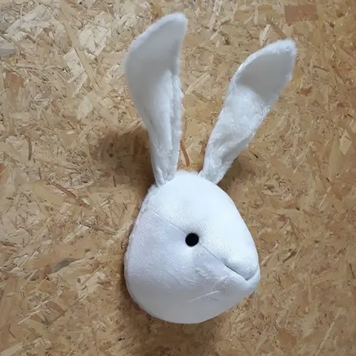 Cabeça de Coelho Falsa Taxidermia.