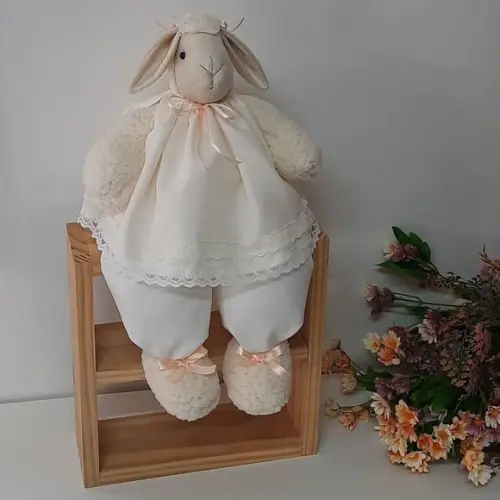 Carneirinha de Vestido