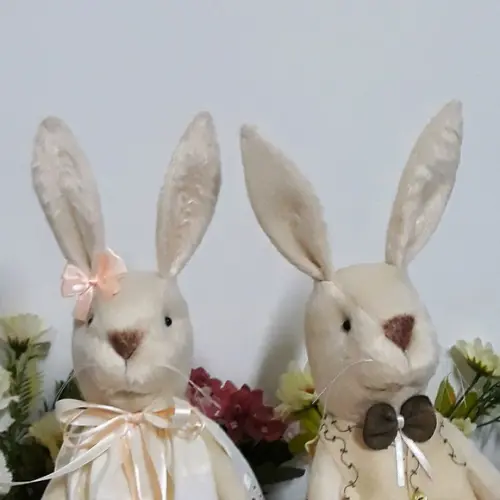Casal de Coelhos em Pelúcia