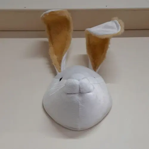 Coelho Falsa Taxidermia em Pelúcia