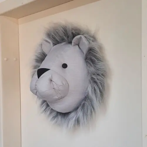 Falsa Taxidermia Cabeça de Leão.