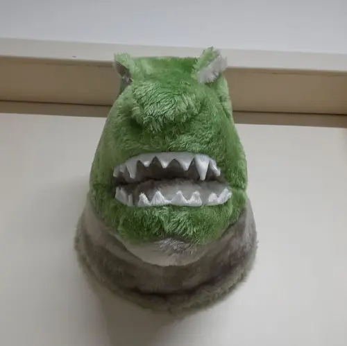 Falsa Taxidermia em Pelúcia Dinossauro