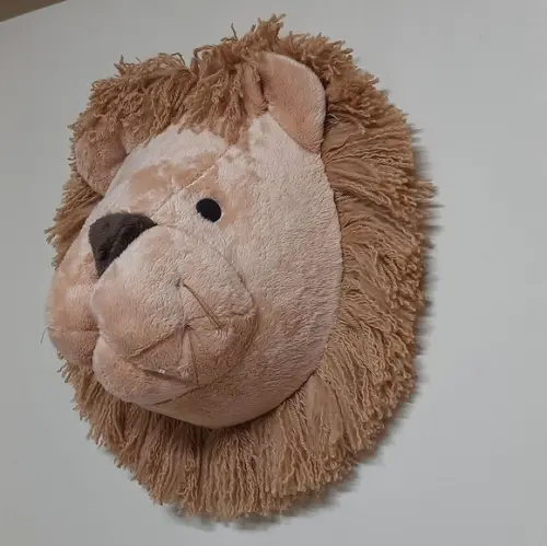 Falsa Taxidermia em Pelúcia Leão