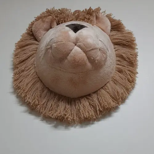 Falsa Taxidermia em Pelúcia Leão