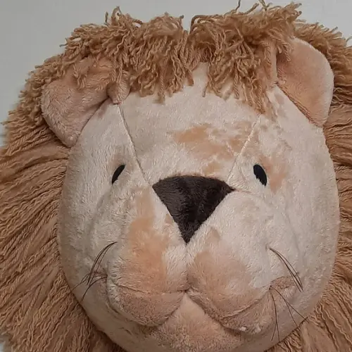 Falsa Taxidermia em Pelúcia Leão