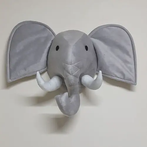 Falsa Taxidermia em Pelúcia Elefante