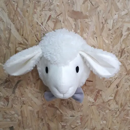 Falsa Taxidermia em Pelúcia Ovelha