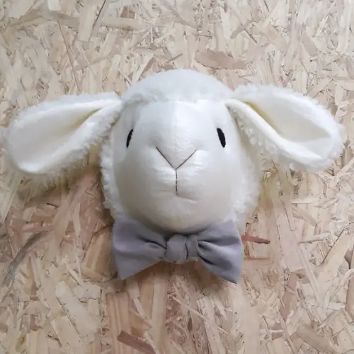 Falsa Taxidermia em Pelúcia Ovelha