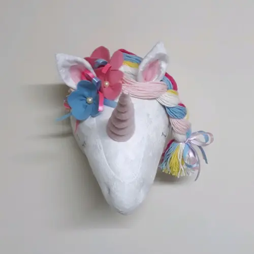 Falsa Taxidermia em Pelúcia Unicórnio