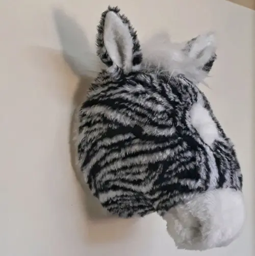 Falsa Taxidermia em Pelúcia Zebra