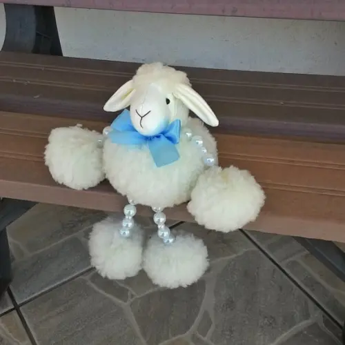 Ovelha com Pernas de Miçanga Azul