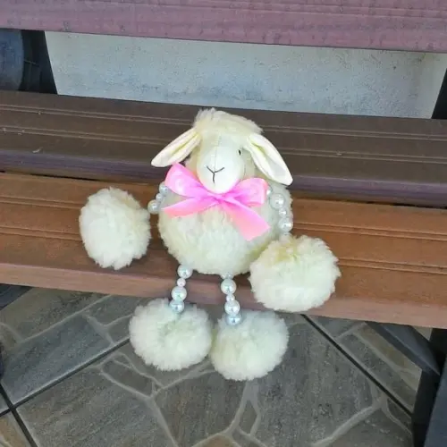 Ovelha com Pernas de Miçanga Rosa