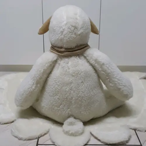 Ovelha em Pelúcia