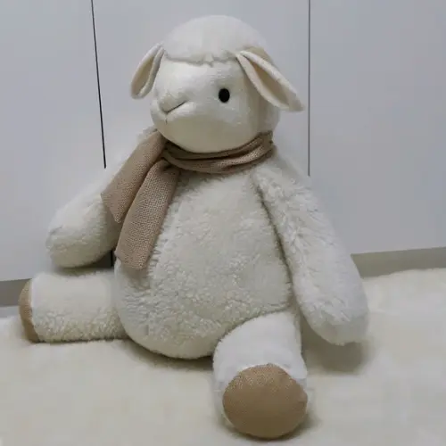 Ovelha em Pelúcia