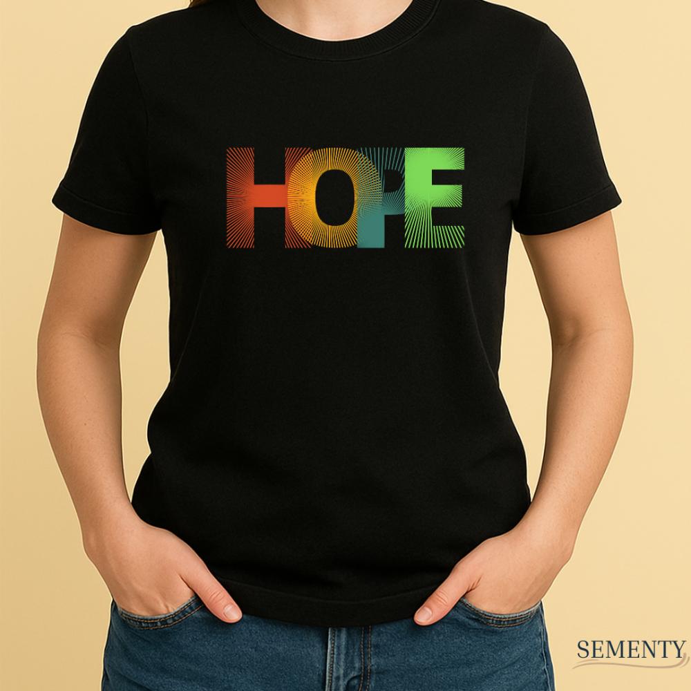 Camiseta Preta Estilizada com Estampa HOPE Colorida – Esperanç