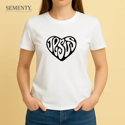 Camiseta Branca com Estampa Jesus em Forma de Coração – Fé, 