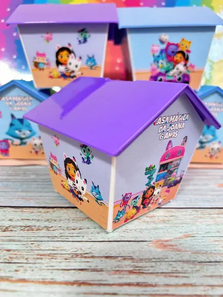 30 Casinha Cofre Personalizada 4 Lados Casa Magica da Gabby