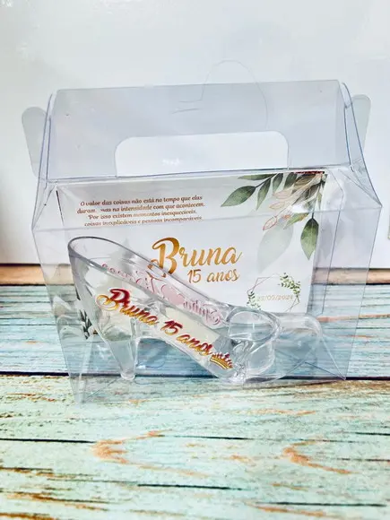 30 Sapatinho de Acrílico + Maleta Personalizada Lembrancinha