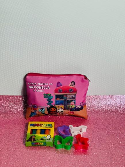 Kit Nécessaire Pers. a Casa Mágica c/ Massinha e Cortador