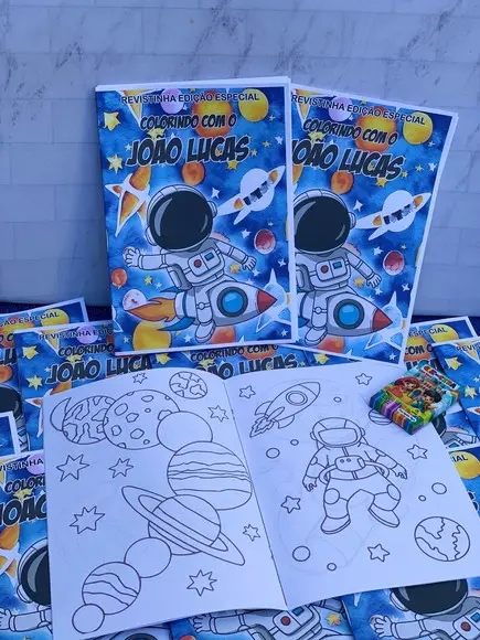 Revistinha para Colorir Personaliz Astronauta + Giz de Cera