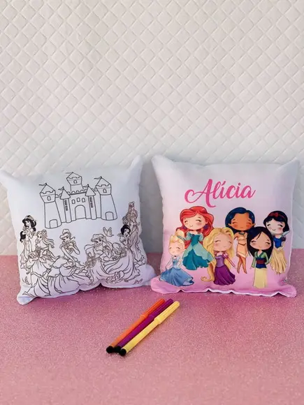 Almof. Perso. Princesas Baby C/verso p/ Colorir + Canetinhas