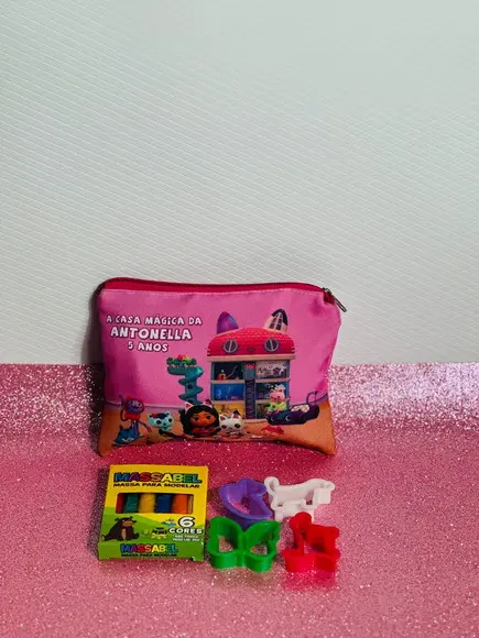 Kit Nécessaire Pers. a Casa Mágica c/ Massinha e Cortador