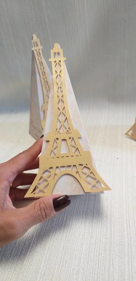 Caixa Pirâmide Paris