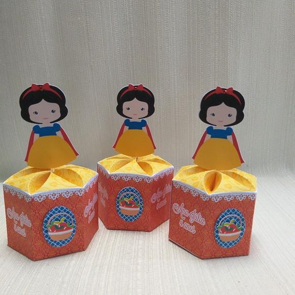 Centro de Mesa Branca de Neve
