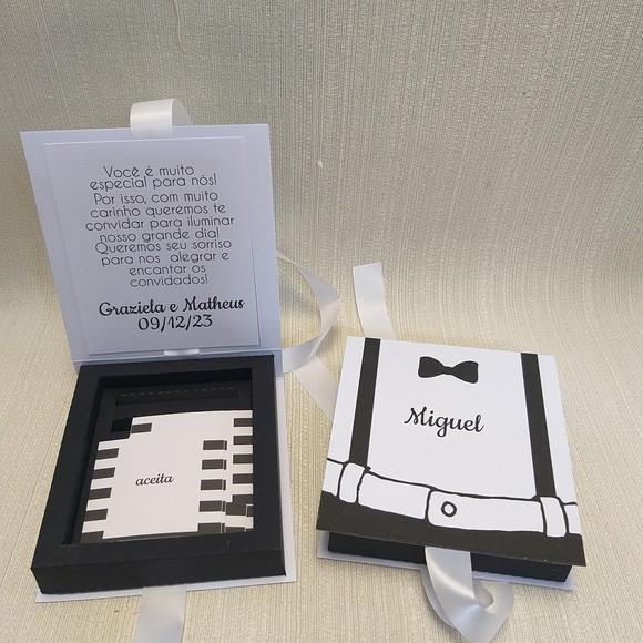 Convite Pajem Casamento - Caixa Desenho Suspensório