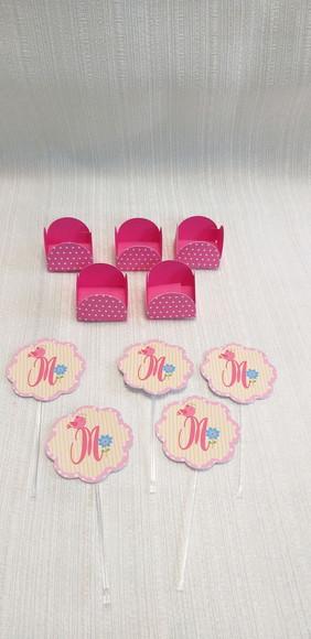 Topper com forminhas Jardim