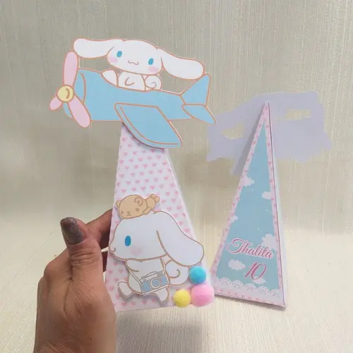 Caixa pirâmide Hello Kitty