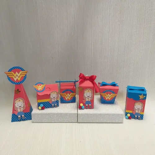 Kit Festa Mulher Maravilha com 30 itens