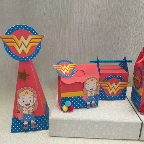 Kit Festa Mulher Maravilha com 30 itens