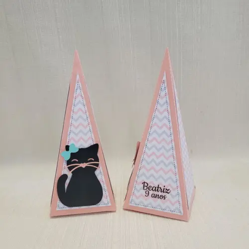 Caixa Pirâmide Gatinho
