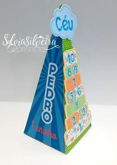 Caixa Pirâmide Brinquedos