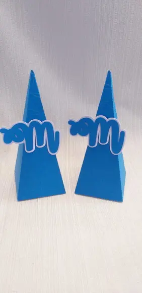 Caixa piramide azul